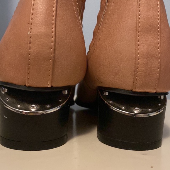 ⭐️HOST PICK⭐️ Rebel women’s boot heels size 9 - Picture 4 of 6